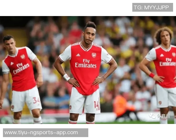 26岁退役热刺门将怀特曼成功转型为摄影师与电影导演展现文艺风采 26岁退役热刺门将怀特曼成功转型为摄影师与电影导演展现文艺风采