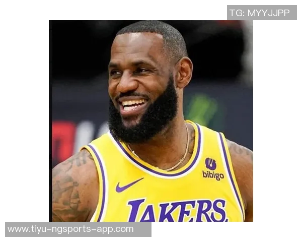 里夫斯赞詹姆斯乐观态度能增强自信心始终保持微笑从不显露低落情绪