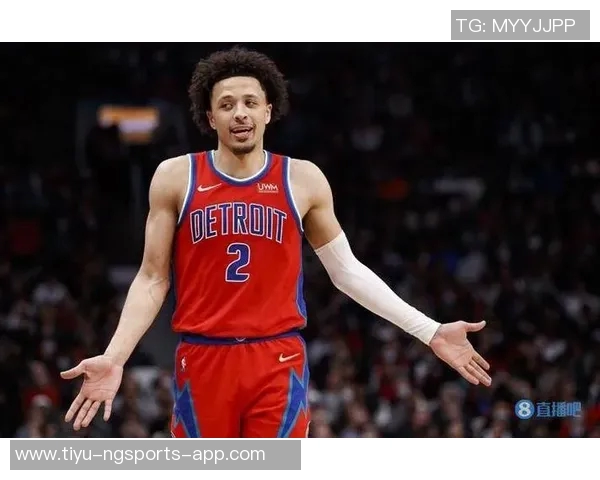 康宁汉姆赛后向小卡请教得分秘诀分享成功经验 康宁汉姆赛后向小卡请教得分秘诀分享成功经验