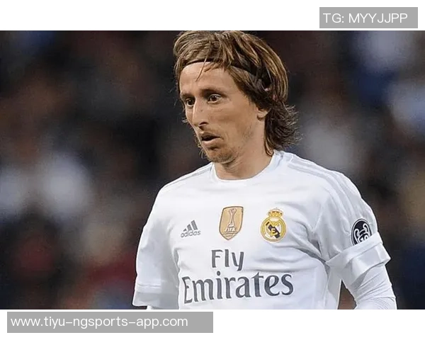 皮克赛后怒斥裁判判罚不公称其行为可耻至极欲写报告随意 皮克赛后怒斥裁判判罚不公称其行为可耻至极欲写报告随意