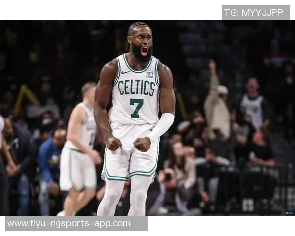 杰伦布朗三双表现精彩27投9中斩获27分10篮板12助攻三分球命中率40